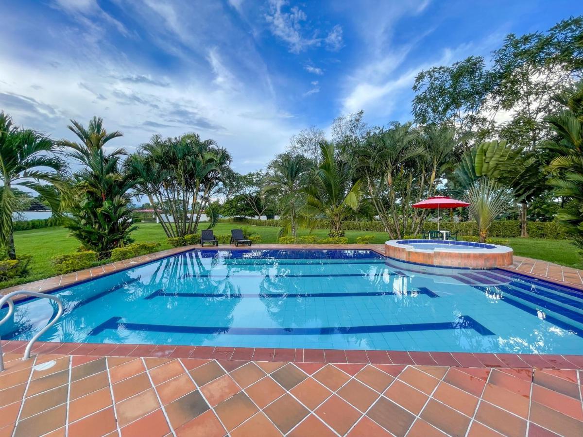 Turistica Natasha - Casa Campestre Y Lodge *