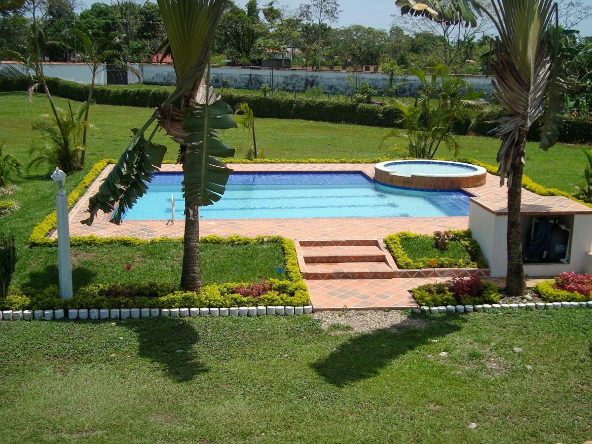 Lodge Turistica Natasha - Casa Campestre Y Villavicencio