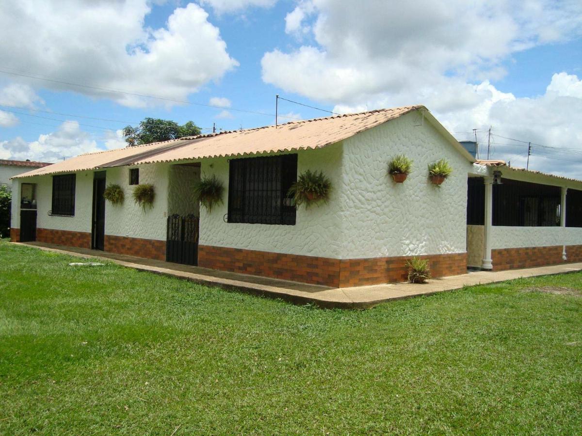 Lodge Turistica Natasha - Casa Campestre Y